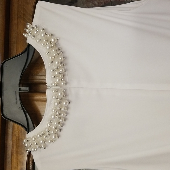 Beautiful white Joseph Ribkoff Dress - Picture 7 of 14